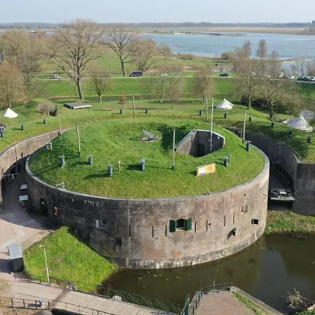 Fort Vuren Hotel