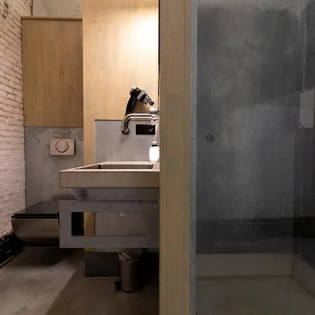 Fort Vuren Hotel
