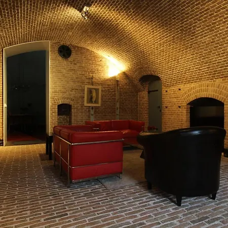 Fort Vuren Hotel
