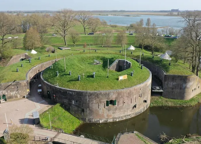 Fort Vuren Otel