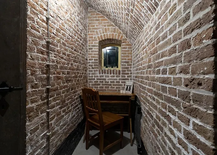 Fort Vuren Отель *