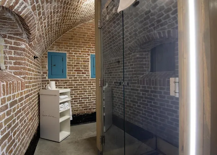 Отель Fort Vuren