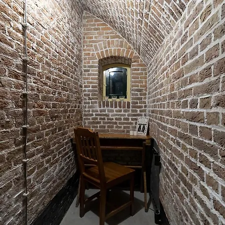 Fort Vuren Ξενοδοχείο *